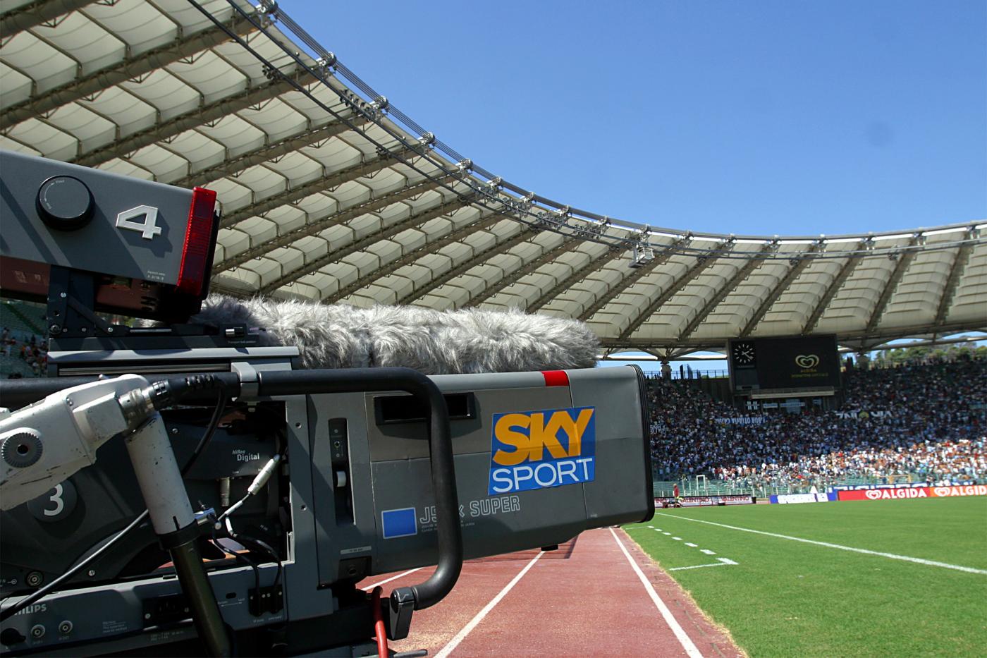 diritti-tv-sky-telecamera